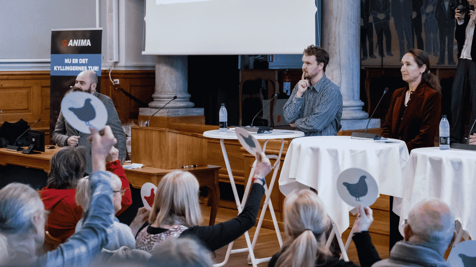 Carl Valentin (SF) og Signe Wenneberg (Å) er på scenen